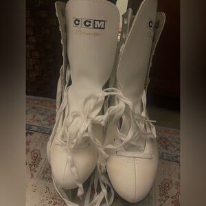 CCM Pirouette White Women's Lace-Up Ice Skate Boots. Never worn